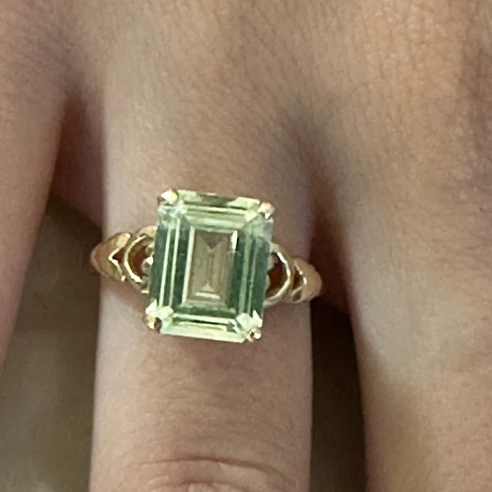 14k real solid Gold with Green Topaz ring